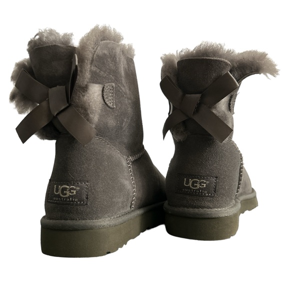 UGG Mini Bailey Bow Boot 🎀 - Picture 3 of 6
